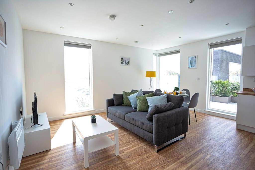 Апартаменты Gillingham One Экстерьер фото